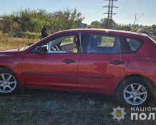 Розбив скло та накинувся з кулаками на власника: у Кам&#039;янському районі затримали правопорушника