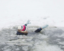 Смерть під ногами: тонкий лід перетворює водойми Дніпропетровщини на пастки
