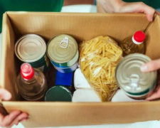 Переселенці Кам’янського району можуть отримати продуктові набори в Дніпрі: куди звертатися