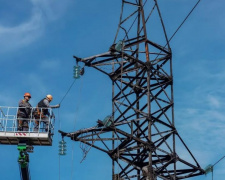 На Дніпропетровщині після масованої атаки ворожих шахедів та ракет енергетики повернули світло у мільйон осель