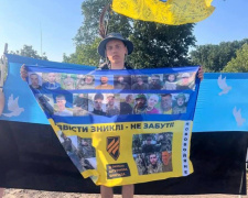 Тисячі кілометрів заради благодійності - історія волонтера з Дніпропетровщини Артема Єрохіна