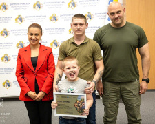Ветеранам та родинам загиблих військових Дніпропетровщини вручили сертифікати на житло - подробиці