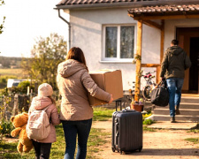 ВПО переселятимуть у сільські будинки: уряд готує нову програму для тисячі родин