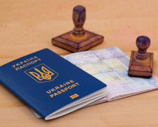 Кінець &quot;продовжених&quot; паспортів: хто з українців має терміново змінити закордонний документ у 2025 році