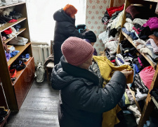 Зігріти серцем - ВПО у Кам&#039;янському отримали теплий одяг