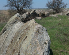На Дніпропетровщині виявили мегаліт віком 4000 років: кам’яне коло видно навіть із супутника