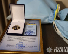 Поліцейський з Кам’янського  за полювання на російські дрони отримав «Знак Пошани»