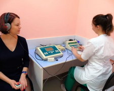 Більше не потрібно їхати до Дніпра: де та як у Кам’янському безкоштовно перевірити слух на сучасному обладнанні