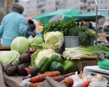 Ярмарок у Кам&#039;янському: містянам пропонують свіжі продукти та товари від місцевих виробників