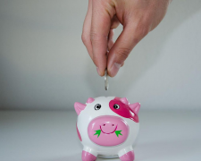 Як накопичити велику суму на мінімальній зарплаті: прості поради фінансистів, які працюють без зусиль