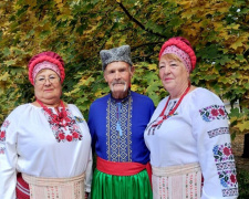 Тепло сердець і сила пісні: у Кам’янському відбувся захід “В усіх тисячоліттях і віках хай святиться слово Україна!”