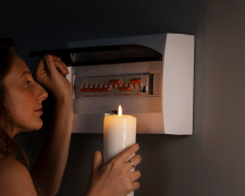 Обмеження електроенергії на Дніпропетровщині 16 березня: ДТЕК оновив графіки для мешканців області