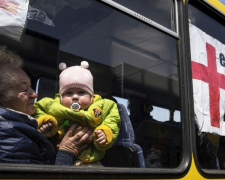 У прифронтовій громаді Дніпропетровщини попри евакуацію залишається майже два десятки дітей - подробиці