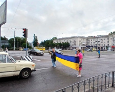 Без примусу, лише з повагою: як хвилина мовчання о 9-й стає новою українською традицією
