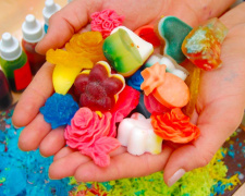 Творчість як терапія: у Кам’янському маріупольці варили мило власноруч