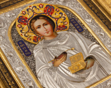 Привезена з гори Афон: у Кам’янському продають ікону Пантелеймона Цілителя за 3,6 мільйона гривень