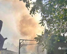 Біля залізничної станції Кам’янського повідомляють про приліт БпЛА: у мережі з’явилися кадри пошкоджених вагонів