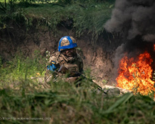 Ворог прицільно випалює АЗС на Дніпропетровщині та готує пастки на фронті: детальний розбір ситуації