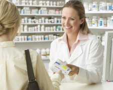 Лікарям і аптекарям заборонили приховувати дешеві ліки й просувати медичні бренди: ВР підтримала відповідний закон