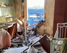 Побиті будинки та понівечене підприємство: які наслідки обстрілу Кам'янського 13 березня