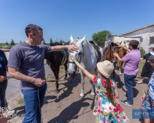 Активісти Кам&#039;янського організували для дітей загиблих героїв патріотичний захід на конефермі в Єлизаветівці