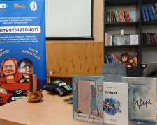 Література і стійкість: львівський дует культурних волонтерок &quot;#двітьотінатойоті&quot; завітав до Кам’янського