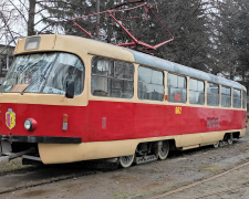 Отримав друге життя після апгрейду: трамвай №662 у Кам&#039;янському дивує оновленим дизайном та комфортом