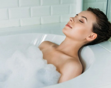 Як легко відмити акрилову ванну харчовою содою та піною для гоління - поради від майстра
