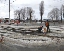 Транспортники Кам&#039;янського провели ремонт трамвайних колій - фото