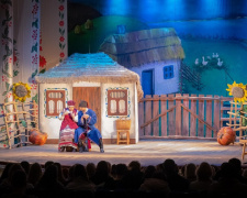 Без бар&#039;єрів: глядачі з порушеннями слуху зможуть повноцінно зануритися у світ Кам’янського театру