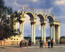 Подорож у часі: Кам’янське на ностальгічних листівках 60-х