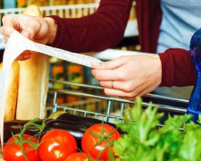 Ціни на деякі популярні продукти в Україні зміняться: що здешевшає та здорожчає у червні