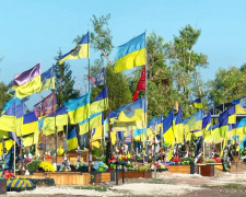 Автополив, граніт та єдиний стиль: стали відомі подробиці облаштування меморіалу загиблим героям у Кам'янському