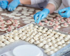 «Власна справа» в дії: у Кам’янському районі дружина захисника відкрила власний цех напівфабрикатів