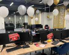 Сповідь з «офісу»: як Дніпро перетворився на столицю телефонного шахрайства та скільки заробляють на паніці