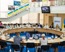 На Дніпропетровщині обговорили успіхи розвитку сімейних форм виховання 