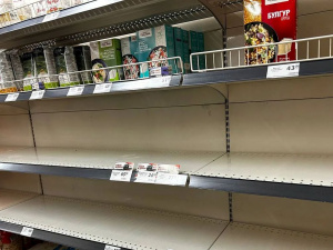 Чи загрожує Кам’янському дефіцит продуктів після атак на розподільчі центри: що кажуть містяни