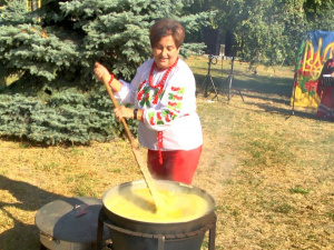 Козацька страва з Дніпропетровщини, яку готують усім селом: чому вона стала національним надбанням