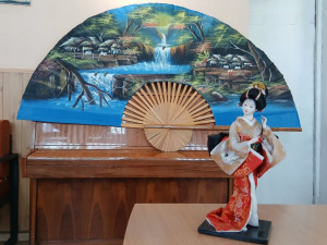 Чайна подорож у часі: як у бібліотеці Кам’янського розкривали секрети «білих вій» та «опіумних війн»