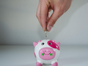 Як накопичити велику суму на мінімальній зарплаті: прості поради фінансистів, які працюють без зусиль