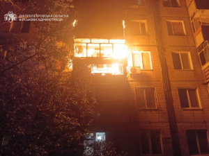 Ворожа атака безпілотників у Кам'янському спричинила пожежі на підприємствах