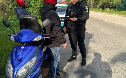 Безпека дорожнього руху: правоохоронці Кам’янського проводять контроль водіїв мототранспорту