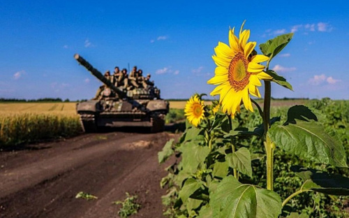 На Дніпропетровщині танковий полігон незаконно здавали в оренду фермерам під вирощування соняшника - подробиці