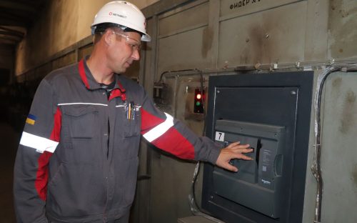Інвестиції в безпеку: Каметсталь встановлює нові вакуумні вимикачі для захисту обладнання