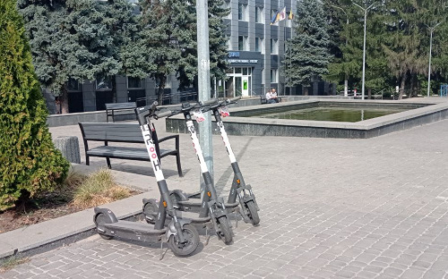 Небезпечні електросамокати: які правила дорожнього руху повинні знати водії двоколісного транспорту 