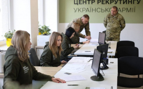 Служба за покликом серця: у Кам’янському рік працює Центр рекрутингу ЗСУ