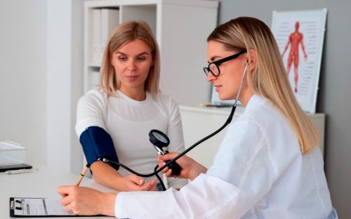 Скринінг здоров’я 40+: як зареєструватися в програмі та отримати гроші на обстеження