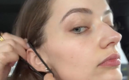 Гумки для волосся на вуха - чи дійсно допоможе тренд з TikTok зменшити набряк обличчя