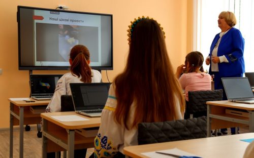 У Кам'янському районі відкрили сучасний цифровий центр для ліцеїстів