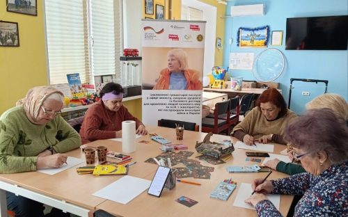 Через мистецтво до себе: у Кам’янському жінки поважного віку вчилися цінувати власний шлях